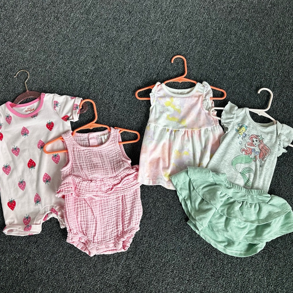 EUC Baby Girl Outfit Bundle Size 6-9 Months
